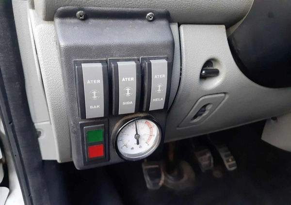 Nissan Interstar cena 22900 przebieg: 520000, rok produkcji 2004 z Parczew małe 137